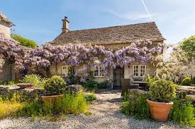 They are all available to hire as holiday homes in the uk. The Best Holiday Cottages In The Cotswolds England 2021