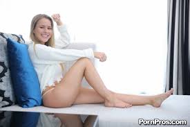 Lilly Ford porno em fotos de sexo transando forte » Nudelas