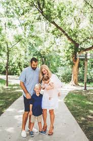 Summer family photo shoot outfit ideas. Family Photo Outfit Ideas Summer Family Photo Ideas Des Moines Photographer Family Pho Family Photoshoot Outfits Family Photo Outfits Photo Outfit Ideas Summer