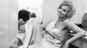 Ruth maria went to the univer. Ruth Maria Kubitschek Eine Frau Mit Vielen Rollen Kultur Themen Br De