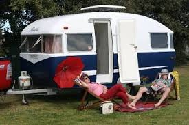 Exterior Paint Ideas For Retro Caravans Camper Makeover Retro Caravan Caravan Paint