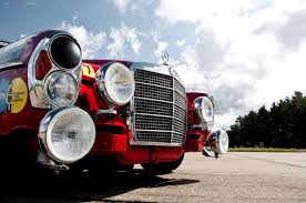 Mercedes Benz W115 300 Sel 6 3 Amg Roten Saue Mercedes Benz Benz Mercedes