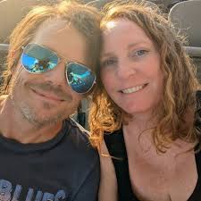 I miss the days when neighbors waved, kids played outside, and “feeling  safe” came naturally. Bike piles in the yard. Porch lights as the curfew.  Somebody yelling, “Car!” 😭 What's one thing