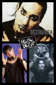hoy está cumpliendo 59 años DEZ FAFARA. Dez es Actualmente líder de una  banda llamada devildriver, la cual fue fundada en el.año 2002 ,  anteriormente lideró una de las bandas más reconocidas