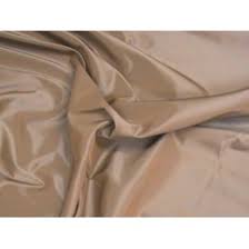 Originariamente in seta viene oggi prodotto in cotone e in altri materiali naturali e sintetici. Taffetas Vendita Stoffe Online