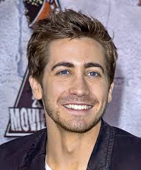 He got his first jobs mostly because his father was in the industry, but since then he's been really picky with what projects he chooses. Jake Gyllenhaal Short Straight Hairstyle
