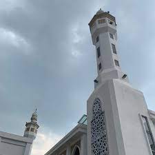 Sheikh al sudais is known for his magnanimous voice and for his emotional, overwhelming recitation of the quran in accordance with tajweed. Masjid Al Umm Bandar Baru Bangi Selangor