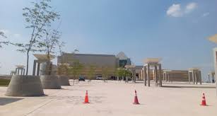 يوم السبت المقبل يستقبل المتحف القومي للحضارة المصرية، المومياوات الملكية من المتحف المصري بالتحرير، في موكب مهيب يليق وطبقا لما نشر في الموقع الرسمي للمتحف القومي للحضارة المصرية، ستوضع المومياوات بعد نقلها داخل قاعات أسفل القاعة. Ø§Ù„Ø¢Ø«Ø§Ø± ØªØ³ØªØ¹Ø¯ Ù„Ù†Ù‚Ù„ Ø§Ù„Ù…ÙˆÙ…ÙŠØ§ÙˆØ§Øª Ø§Ù„Ù…Ù„ÙƒÙŠØ© Ù…Ù† Ø§Ù„Ù…ØªØ­Ù Ø§Ù„Ù…ØµØ±ÙŠ Ø¨Ø§Ù„ØªØ­Ø±ÙŠØ± Ø¥Ù„Ù‰ Ø§Ù„Ù‚ÙˆÙ…ÙŠ Ù„Ù„Ø­Ø¶Ø§Ø±Ø© Ø¨Ø§Ù„ÙØ³Ø·Ø§Ø· ØªØ±Ø§ÙÙ„ ÙŠÙ„Ø§