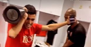 واضافت، «باختيار الجمهور، هدف أشرف بن شرقي فى شباك الإسماعيلي يفوز بجائزة هدف الشهر لنادى الزمالك». Ø´Ø§Ù‡Ø¯ Ø§Ù„Ø±Ø§Ø¨ Ø§Ù„Ø²Ù…Ù„ÙƒØ§ÙˆÙ‰ Ø¨Ø±Ø¹Ø§ÙŠØ© Ø´ÙŠÙƒØ§Ø¨Ø§Ù„Ø§ ÙˆØ£Ø¯Ø§Ø¡ Ø¨Ù† Ø´Ø±Ù‚Ù‰ Ø¯Ø§Ø®Ù„ ØºØ±ÙØ© Ø§Ù„Ù…Ù„Ø§Ø¨Ø³ Ù…Ø´Ù‡ÙˆØ±