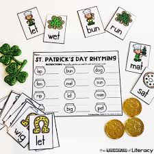 I'm sharing our favorite first week of kindergarten read aloud stories and the free coordinating i love how it goes through all the letters in the alphabet, uses rhyming words and of course all the my free first day of kindergarten lesson plans, along with all of the read aloud activities shown on this page. St Patrick S Day Rhyming Activity Sensory Bin For Kindergarten
