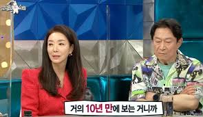 배우 김보연의 두 딸들이 미국에서 모델과 배우로 활동한 일이 확인됐다. D7izt88w3lpwjm