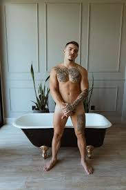 Ex-Fazenda Thomaz Costa pelado - o clima esquentou