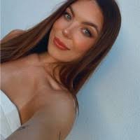 100+ perfiles de «Corie»