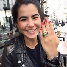 يتخذ رجل وزوجته المتحابين قرارا بإنجاب وليدهما المرتقب على الأراضي الأمريكية طمعا في الجنسية، إلا أن عقبات كثيرة ستعترض. ØªØ¹Ø± ÙÙˆØ§ Ø¥Ù„Ù‰ Ø¹Ø§Ø¦Ù„Ø© ÙƒØ§Ø±Ù„ÙˆØ³ ØºØµÙ† Ø²ÙˆØ¬ØªÙ‡ Ù„Ø¨Ù†Ø§Ù†ÙŠØ© ÙˆØ·Ù„ÙŠÙ‚ØªÙ‡ Ø´Ø§Ù…ØªØ© ØµÙˆØ± ÙˆÙÙŠØ¯ÙŠÙˆ