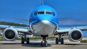 Its direct competitor is the airbus a320 family. Tui Boeing 737 800 Low Landing Takeoff Jetblast At Skiathos Airport Jsi Plane Spotting In 4k Youtube
