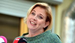 Gefällt 51.147 mal · 1.122 personen sprechen darüber. Beate Meinl Reisinger Ist Schwanger News At