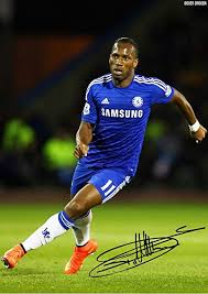 Ein anderer angreifer der  . Amazon De Didier Drogba Chelsea A4 21 Cm X 29 7 Cm Poster Foto Mit Autogramm