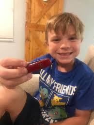 Hey guys and gals I've got a question for those with kids. What is a good  age to introduce a child to knives? Also what knife do you recommend as a  starter