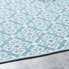 Tapis D Exterieur Bleu Motifs Graphiques Blancs 140x200 Rosace Maisons Du Monde Tapis Exterieur Parement Mural Tapis
