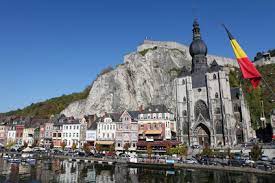 Een andere beroemde dinantenaar was adolphe sax, uitvinder van de saxofoon. Dinant Travel Guide Eupedia