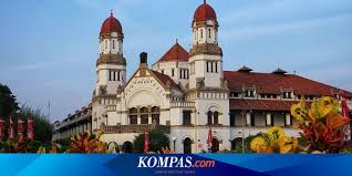 Saya lahir di kota semarang, sekitar 2 km d. Wisata Ke Lawang Sewu Semarang Pengunjung Bisa Foto Pakai Kimono Halaman All Kompas Com
