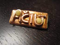 To say please and thank you in lithuanian! Aciu Means Thank You In Lithuanian This Is A Beautiful Aciu Pin With Amber From The Lithuanian Scouts In Lemo Lemont Convenience Store Products Lithuanian