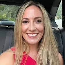 Gena Sumner's Instagram, Twitter & Facebook