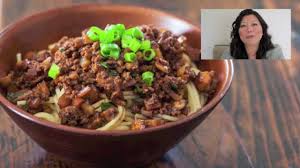 If you want a filling dinner that will really up your vegetable intake, this is perfect. Taiwanese Noodles With Meat Sauce Recipe Steamy Kitchen Recipes Giveaways
