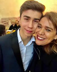 Luisa Fernanda Márquez, entre las 50 mejores cocineras de "MasterChef  Latinos" https://tvandshow.com/2022/02/15/luisa-fernanda-marquez-entre-las-50-mejores-cocineras-de-masterchef-latinos/  Muchas gracias @tvandshow por apoyarnos siempre en esta ocasión ...