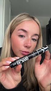 Review of Bomb Extreme Mascara by Kayla