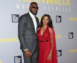 Lebron james became an immediate star after skipping college to join the nba's cleveland cavaliers. Lebron James Kids And Lebron James Wife Savannah Brinson