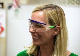 Hoffman Estates chemistry teacher named finalist for national award