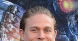 Charlie hunnam chats to us about his journey from shoe shop to arthurian legend, via byker grove, guillermo del toro and guy ritchie. Charlie Hunnam In Talks To Lead Knights Of The Roundtable King Arthur