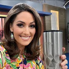 Angie Wynn's Instagram, Twitter & Facebook