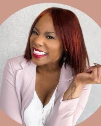 Amanda Pryor's Instagram, Twitter & Facebook