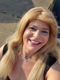 Hi 54 transgender women in dearborn Michigan pm love meet someone