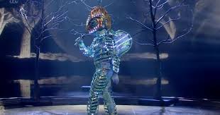 Joyn.de has been visited by 100k+ users in the past month Fans Convinced Masked Singer S Chameleon Is Dec Donnelly As Queen Bee Is Rumbled Mirror Online