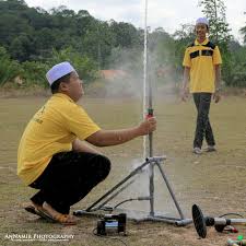 • panduan membina roket air untuk sasaran dan paracute. Projek Roket Air Bermula 2011