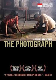 Industri perfilman indonesia dilumpuhkan oleh sesuatu di luar tindakan manusia. The Photograph 2007 Film Wikipedia