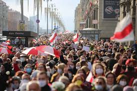 Riot police fired warning shots into the air, used stun grenades and arrested more than 200 people to deter tens of thousands of belarusians who marched through minsk on sunday to demand veteran. Belarus Minister Says Police Could Use Guns During Protests Pbs Newshour