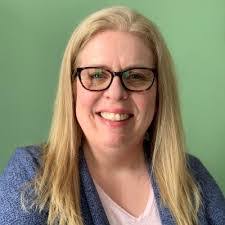 Karen Kaizer's Instagram, Twitter & Facebook