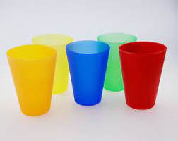 Aber nehmt die plastikbecher damit ihr euch nicht verletzt. 10 Mehrweg Trinkbecher Multicolor 0 4 Liter Kunststoff Becher Plastikbecher Ebay