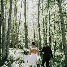 A woodland wedding can lead to some good options for photos that deal with nature and the trees in an area in mind. 38 Forest Wedding Decor Ideas