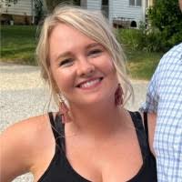 4 "Amanda Fontes" profiles