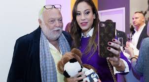 Последние твиты от andy vajna (@realandyvajna). Andy Vajna Kulonosen Ejszaka Nehez A Felsegem Nelkul Borsonline
