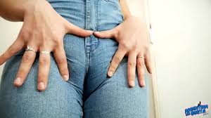 INCREDIBLE Teen BUTT in Very Tight Denim & Perfect Cameltoe! - XNXX.COM