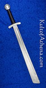The falchion looked much like a big scimitar with a wide blade curved toward the tip. Age Of Craft Falchion Type 3