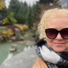 What are some good interior decorators?