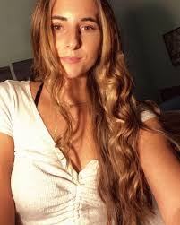 Kelly Mccabe's Instagram, Twitter & Facebook