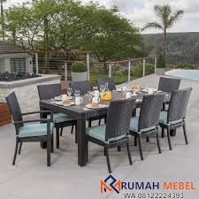 Meja makan rotan ini adalah set meja dan kursi makan yang terdiri dari satu meja dan 4 kursi, furniture ini termasuk dalam kategori mebel minimalis karena bentuk dan desainnya yang simpel. Set Meja Makan Dari Rotan 8 Kursi Berkualitas Rumah Mebel